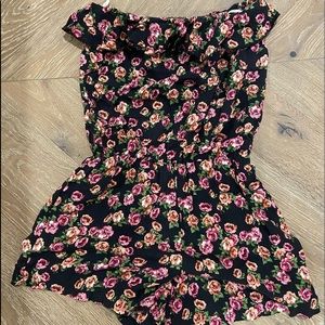sleeveless romper size L